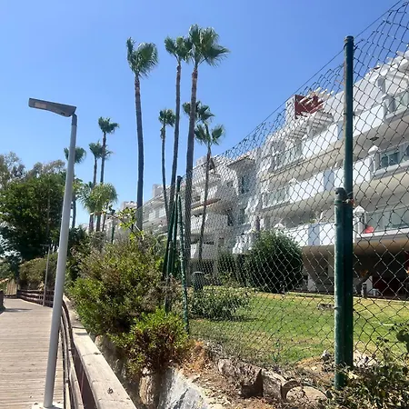 Front With Stunning Sea Views * إِستيبونا