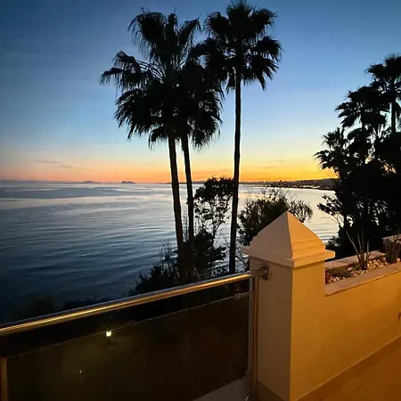 Front With Stunning Sea Views شقة إِستيبونا