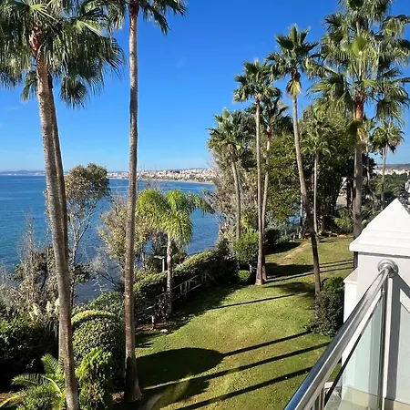 Front With Stunning Sea Views Daire Estepona
