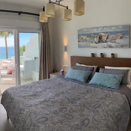 Front With Stunning Sea Views