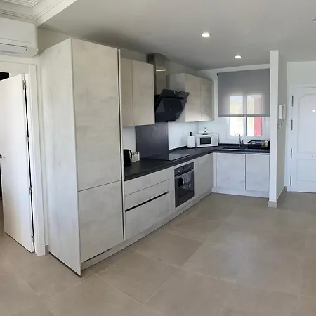 Front With Stunning Sea Views * אסטפונה