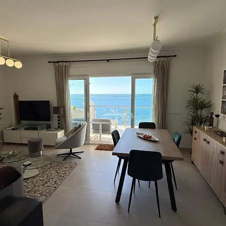 アパート Front With Stunning Sea Views
