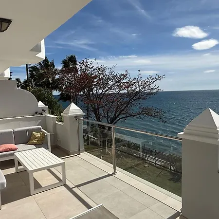 Front With Stunning Sea Views Apartman