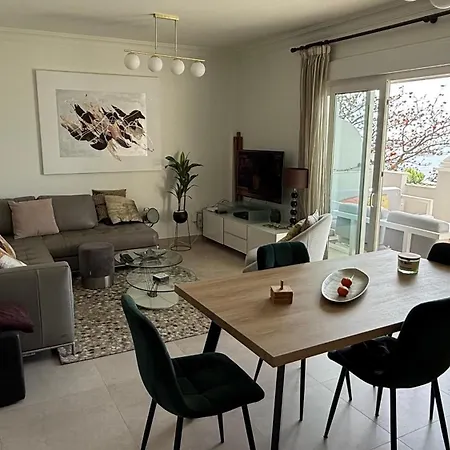 Apartman Front With Stunning Sea Views