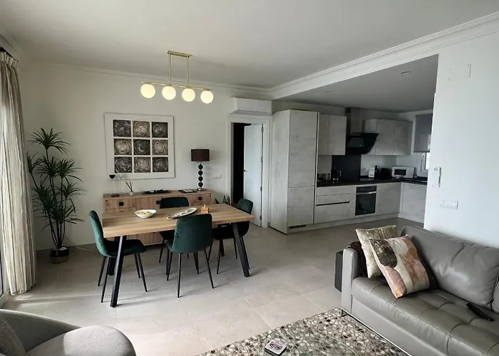 Front With Stunning Sea Views * אסטפונה