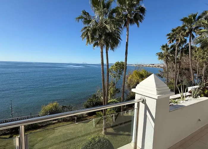 Front With Stunning Sea Views *