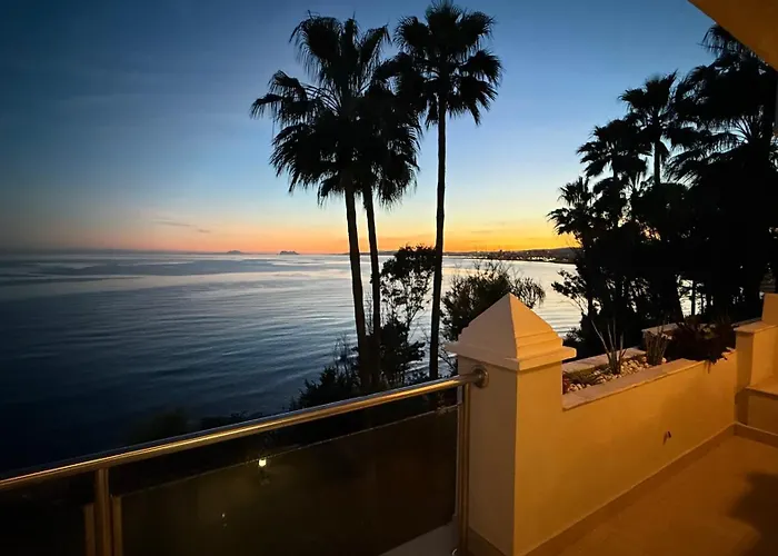 Front With Stunning Sea Views Lejlighed Estepona