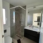 Διαμέρισμα Front With Stunning Sea Views *