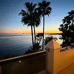 Front With Stunning Sea Views Διαμέρισμα Εστεπόνα