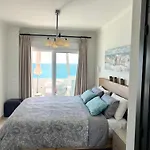 Διαμέρισμα Front With Stunning Sea Views *