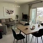 Διαμέρισμα Front With Stunning Sea Views